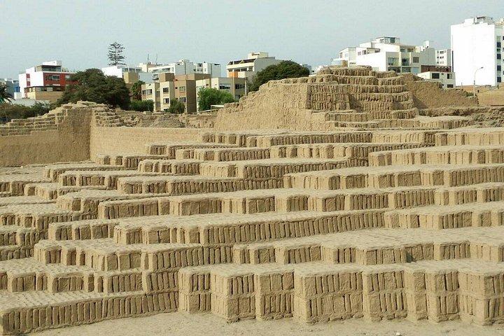 リマ訪問：少人数ツアーで巡る歴史と味覚