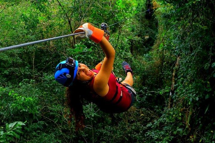 AtvsでのZiplineアドベンチャーとカンクンからのCenote泳ぎ経験。
