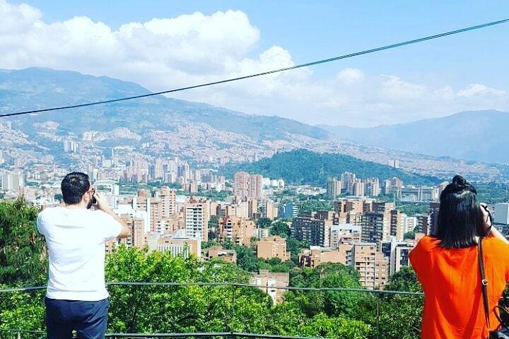 Visite à pied de la ville de Medellin et excursion en téléphérique
