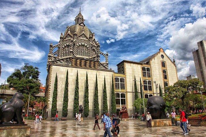 Visite à pied de la ville de Medellin et excursion en téléphérique