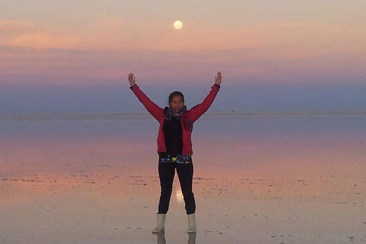 Uyuniからの民間火山TunupaとUyuni Salt Flats一日ツアー