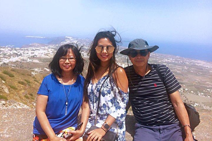 Private Customizable Santorini Tour with Local Driver-Guide