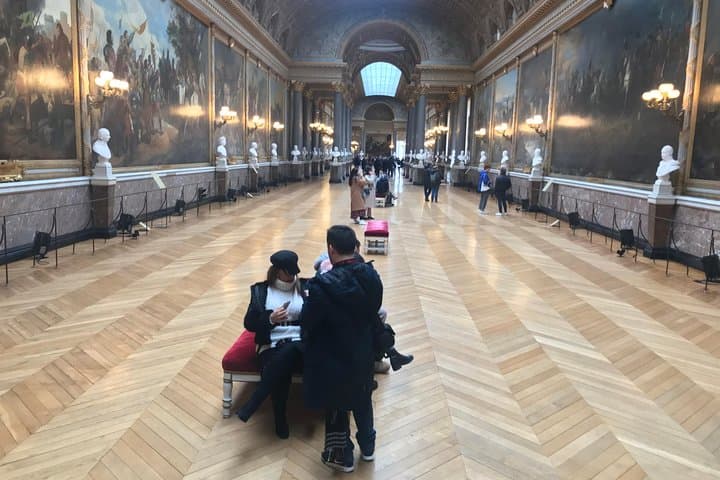Versailles Palace & Gardens Tour with Transport from Paris