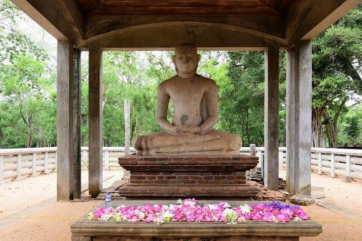 Anuradhapura Buddhist Pilgrimage Tour