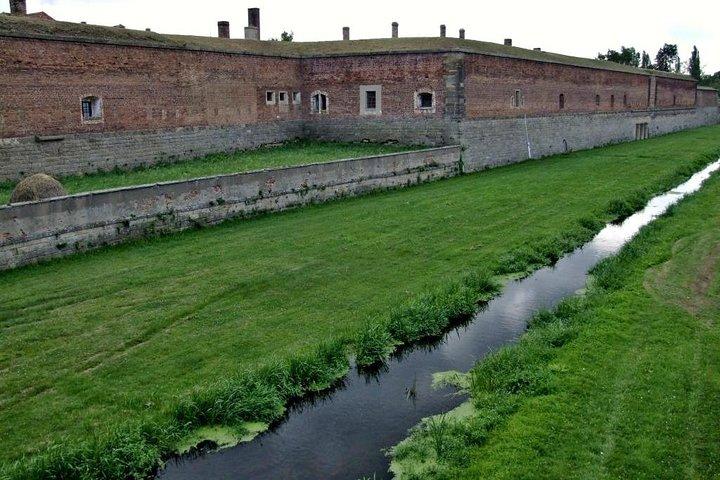 Från Prag: Terezin med antagning