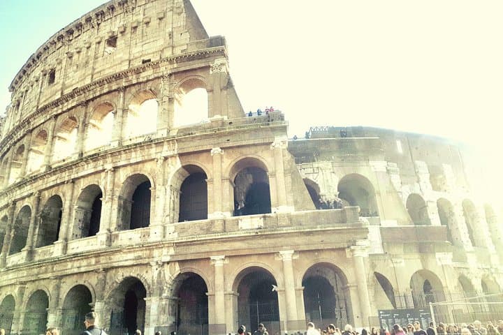 Colosseum guided tour with visit to the arena