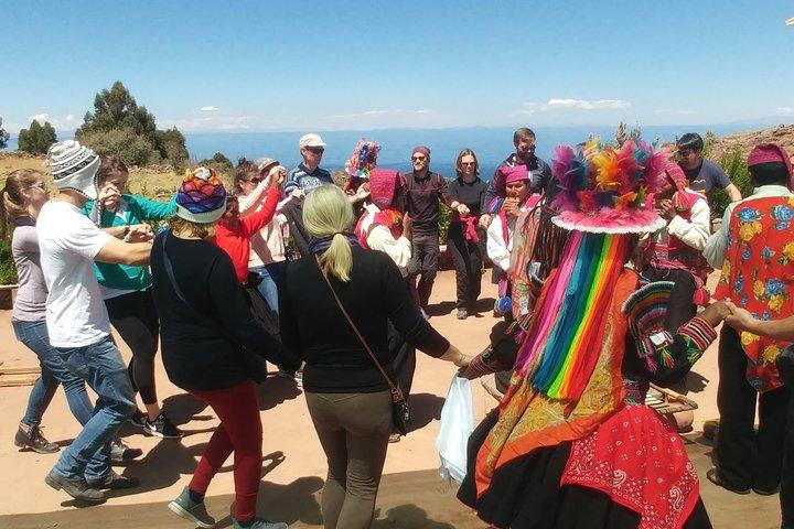 Tour Uros Amantani Taquile Full Day