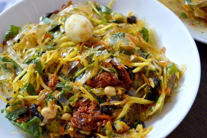 Private Saigon Street Food Tour con moto