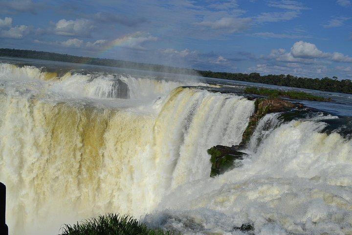 先祖伝来のイグアス：アルゼンチン滝とグアラニコミュニティツアー