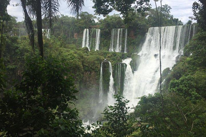先祖伝来のイグアス：アルゼンチン滝とグアラニコミュニティツアー