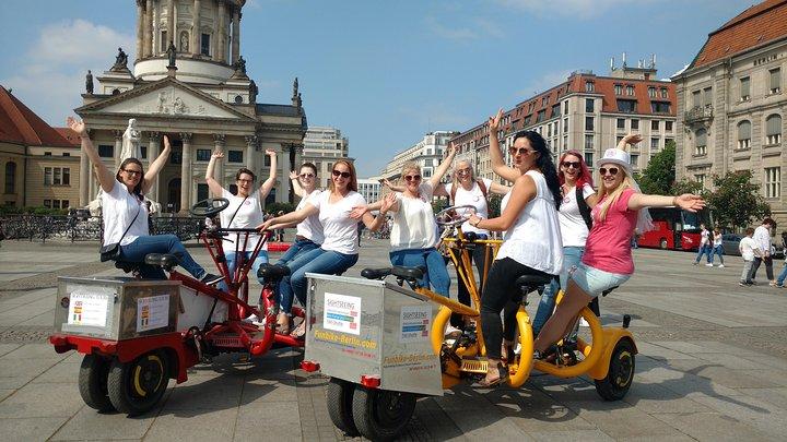 Berlin: Guided Private Sightseeing Tours with Funbikes, Teambikes