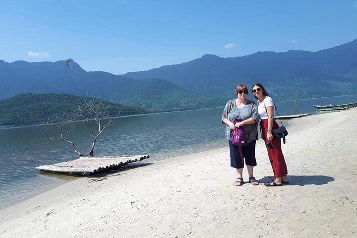 Viagem privada de um dia para visitar o Palácio Imperial da Cidade de Hue, o Túmulo Real via Hai Van Pass