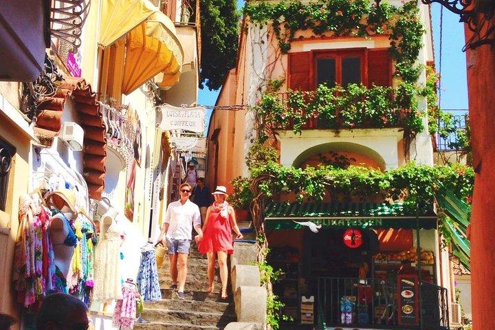 Amalfi, Positano & Ravello pequeno grupo tour de Sorrento