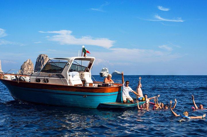 Excursion en bateau sur la côte amalfitaine au départ de Sorrente avec visite de Positano