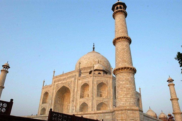 Taj Mahal en Agra Fort: privé Surnise Tour van Jaipur (over de weg)