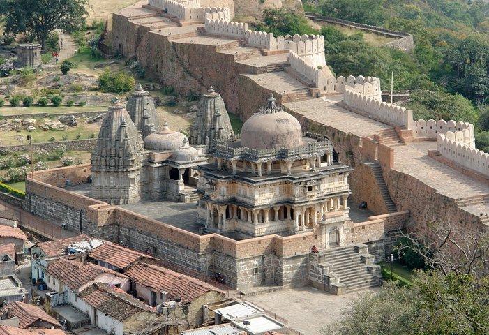Kumbhalgarh en Ranakpur: privé dagtrip vanuit Udaipur
