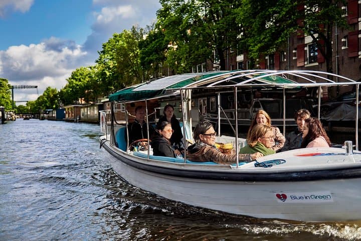 Amsterdam 2-hour Private Canal Cruise with Live Guide and Drinks