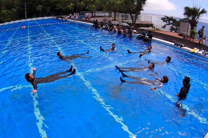 Prova di immersione!! Immersioni subacquee nelle acque del Giappone! Sentiti a tuo agio anche se è la prima volta.I nostri istruttori esperti forniranno lezioni amichevoli e attente a tutti, dai principianti agli studenti più esperti.