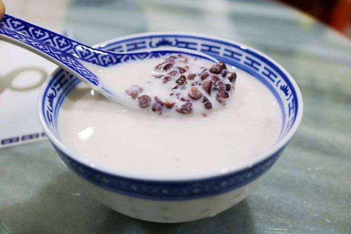 Middagthee en desserttour op de Huaihai Road in Shanghai