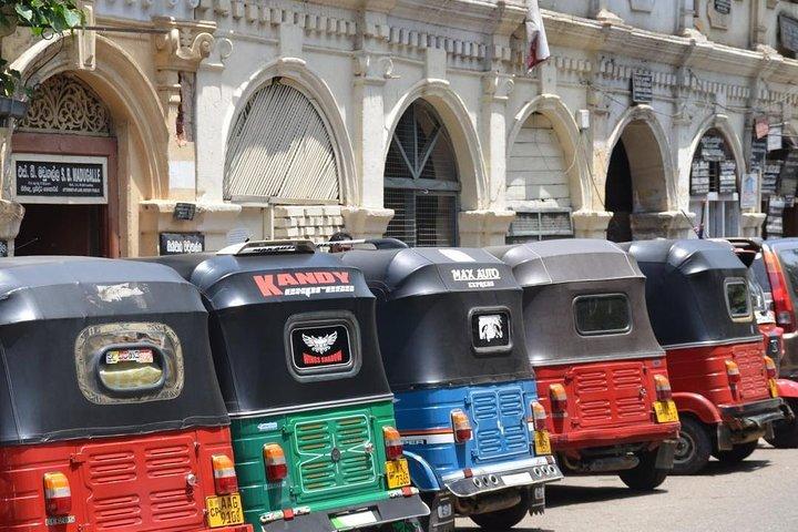 Kandy door TUK TUK