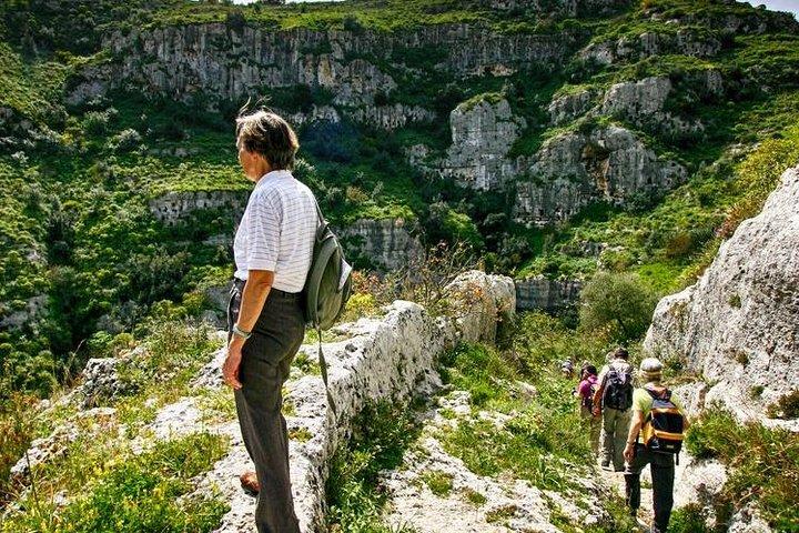 Necropoli rocciosa di Pantalica tour a piedi di mezza giornata