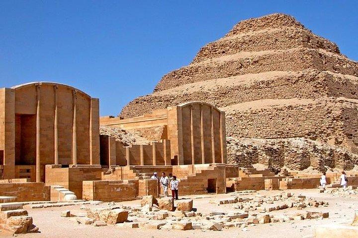 Day Tour Giza Pyramids Sphinx Memphis e Saqqara e Camel Ride