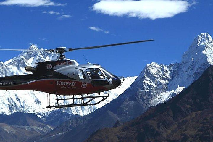 Excursão por helicóptero no Everest Base Camp: Restaurantes em Everest View Hotel