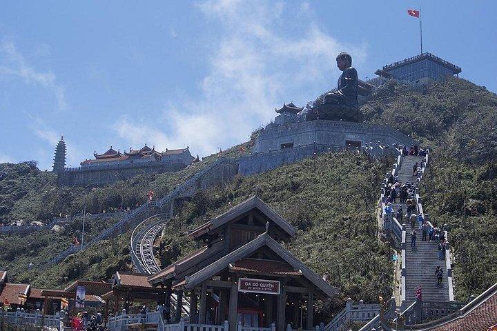 サパ トレック ツアー - 2D1N 3*** に滞在 - 寝台バスで移動