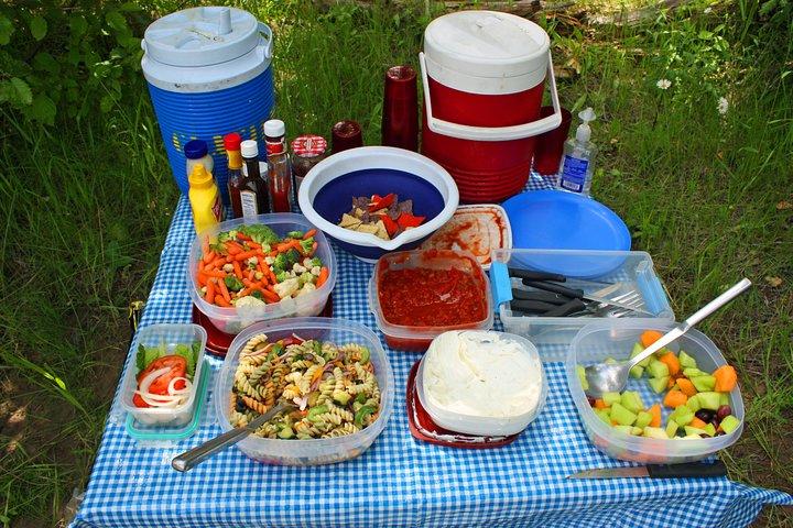デラックス1日ホワイトウォーターラフティング（BBQランチ付）