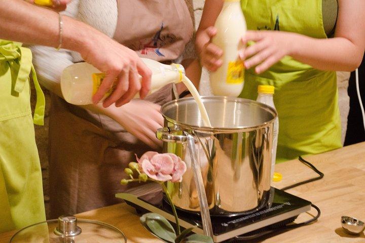 Workshop boter en kaas maken met wijn- en kaasproeverij