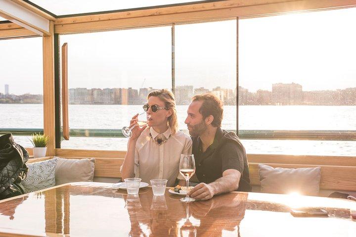 New York: Champagne-, Ost-, Kaviar- och Sightseeingkryssning