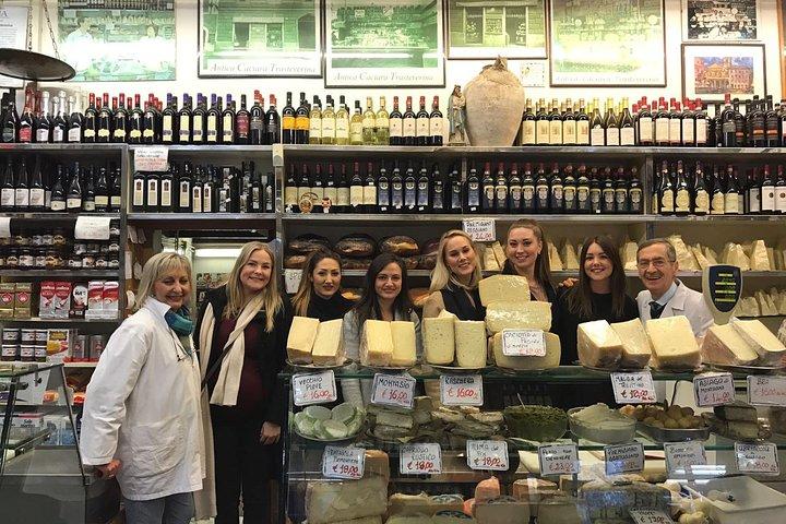 Saborea Roma: Explorando los secretos culinarios de Trastevere con un local