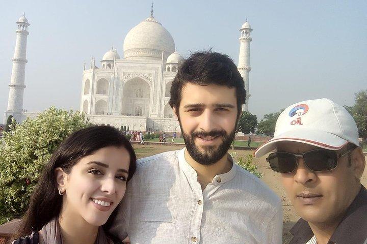 Taj Mahal Day Trip fra Delhi med superfast tog med 5 * måltid