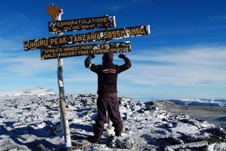 5 Días_Haking_Monte_Kilimanjaro por_Uso_Ruta_Marangu