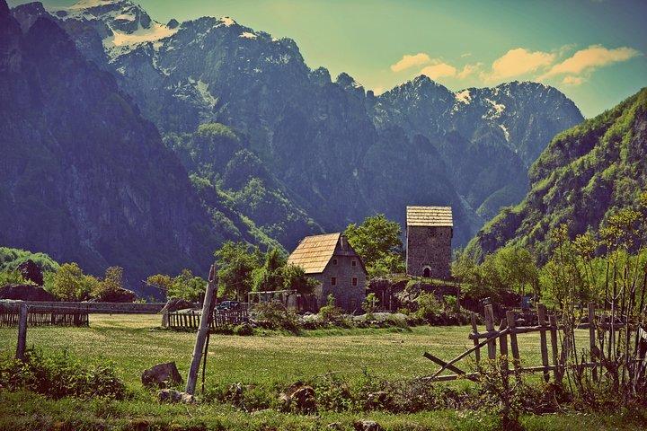 Kayak ed escursioni sul lago Koman, Valbona e Theth in tour di 4 giorni da Tirana