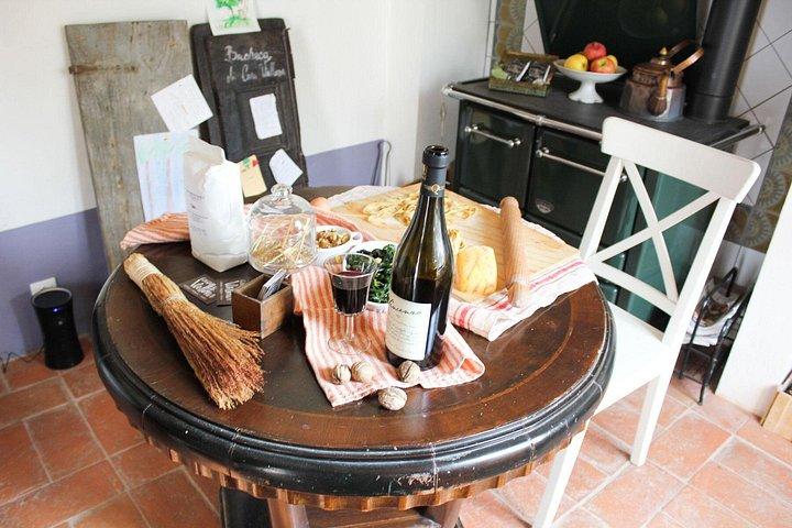 キアラと15世紀のエステート・ホームのボローニャでパスタ教室
