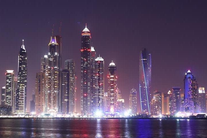 Dubai bei Nacht