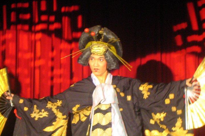 Extravagancia de cabaret brillante de Calipso