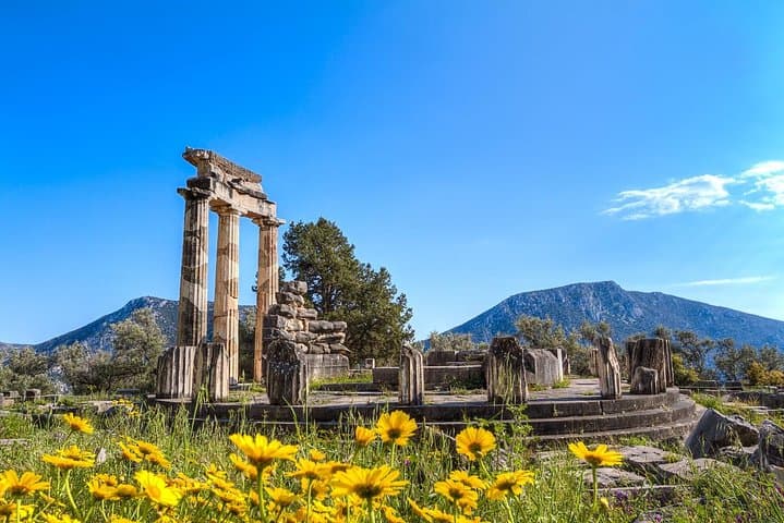 Historical Delphi One Day Tour with Arachova Stop & Expert Guide