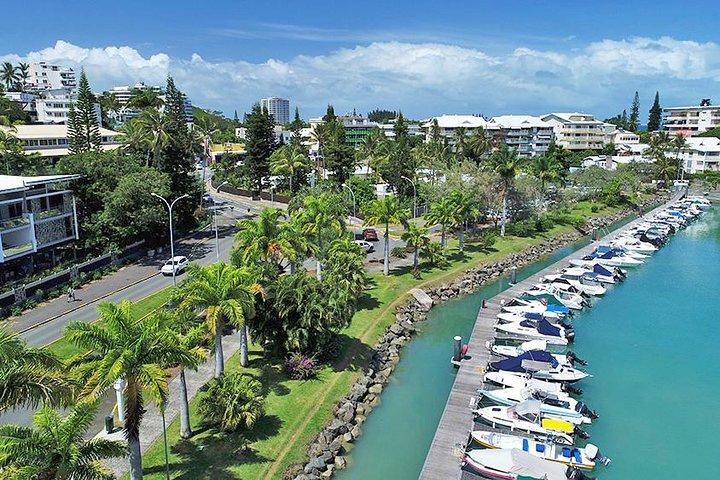 Le célèbre « Train Vert » local de Nouméa (1 h 30) avec LYVAI