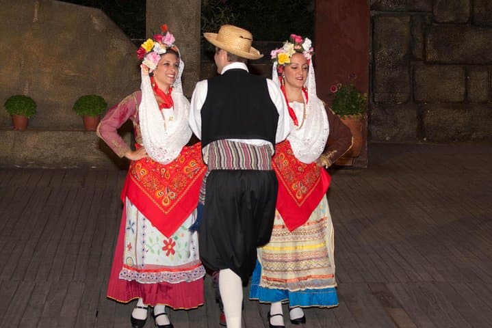 Skip the Line: Dora Stratou Greek Dancing Show Ticket