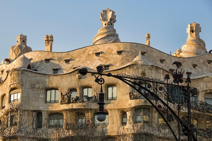 Gaudi's Modernist Legacy: Small Group Walking Tour