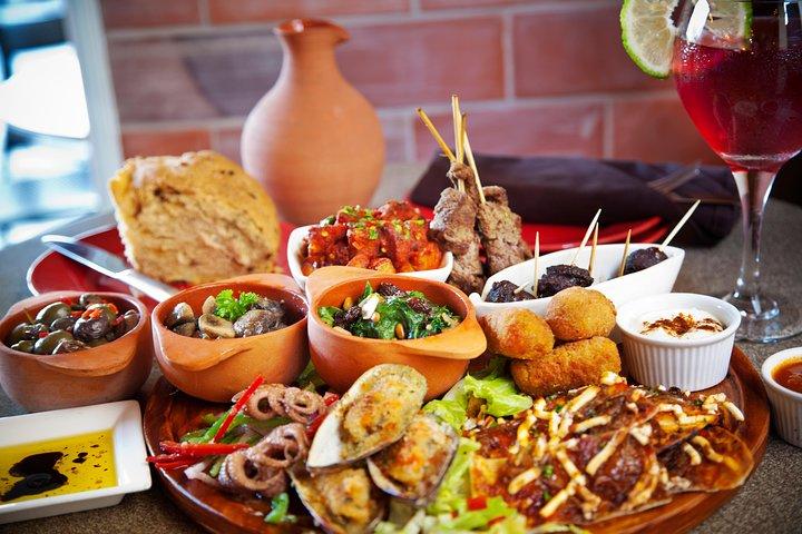 Barcelona Gamla Stan Natt Liten grupptur med Tapas & Flamenco