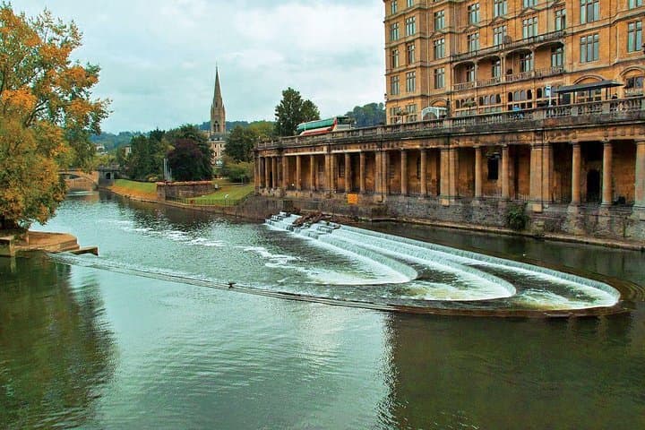 Stonehenge and Bath Day Guided Tour from London