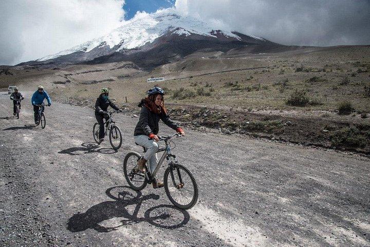 Cotopaxi National Park Hiking & Biking Tour