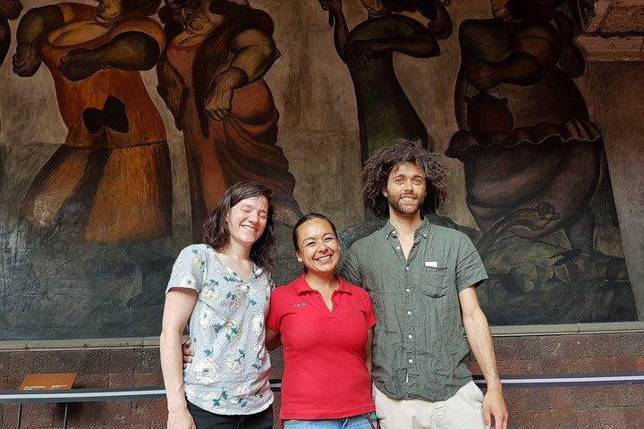 Muralist Art Semi Private Walking Tour i Mexico City Downtown