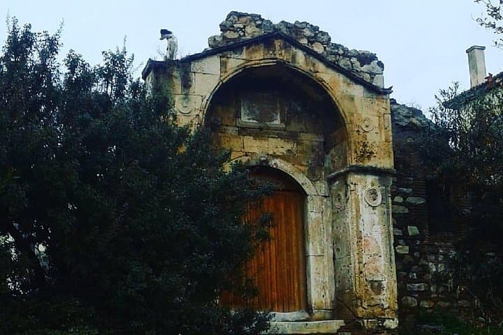 Highlights and Hidden Gems in Athens Walking Tour