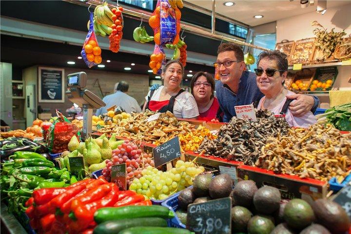 Tour privato del mercato di Barcellona e lezione di cucina di paella con Josh