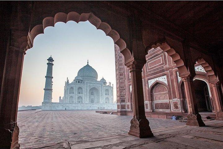 Golden Triangle Tour (delhi-jaipur-agra)