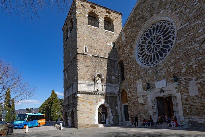 Tour di Trieste in autobus con audioguida